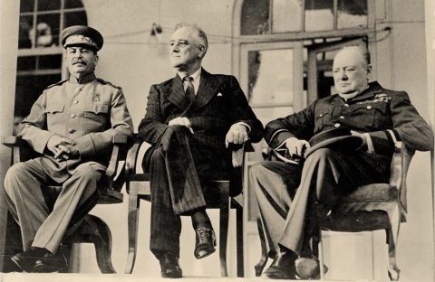 1943 : Conférences de Moscou et de Téhéran... - Maria Portugal-World View 